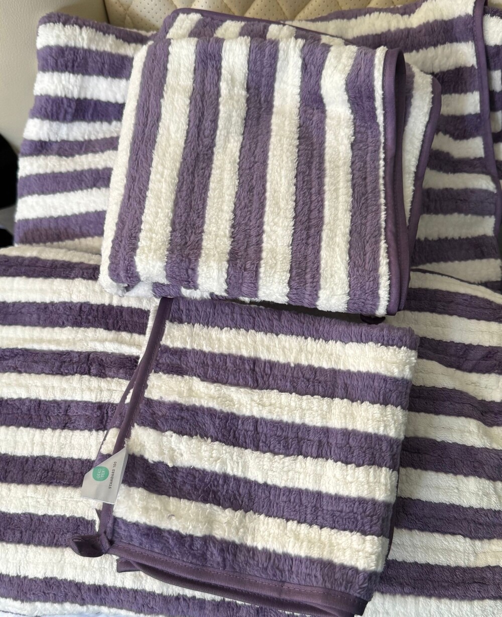 Purple and White Striped 100% Polyester Bath Towel Plush Soft Fabric